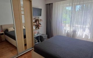 Apartament cu 2 camere, etaj intermediar, lift și balcon, zona Minerva - Poză 4