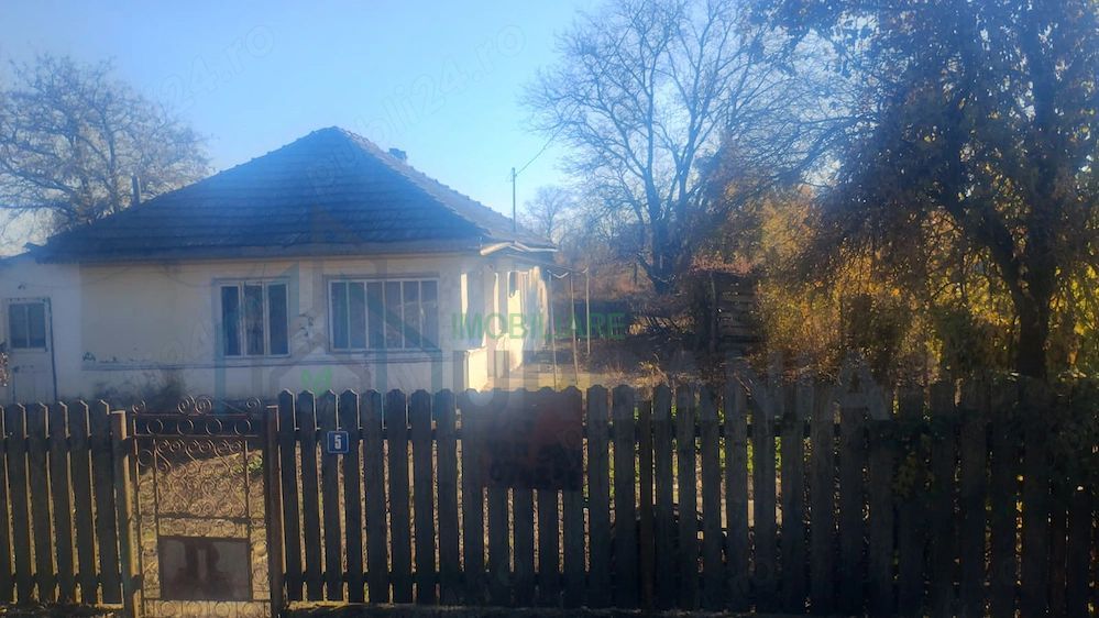 Casă de vânzare cu grădină de 10 ari, zona Țibănești - Poză 1