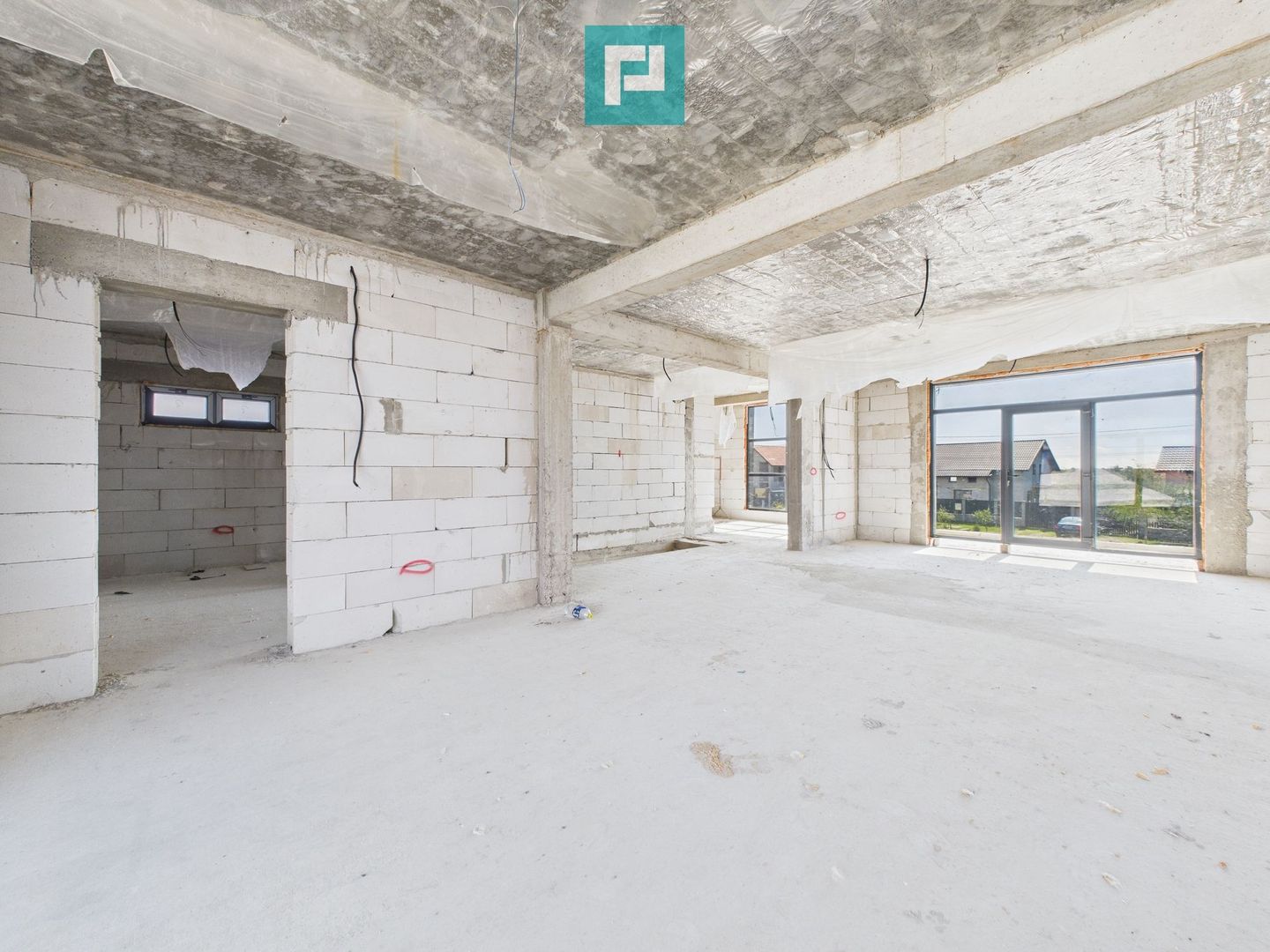 Casa cu etaj la gri in Zimandul Nou - Poză 6