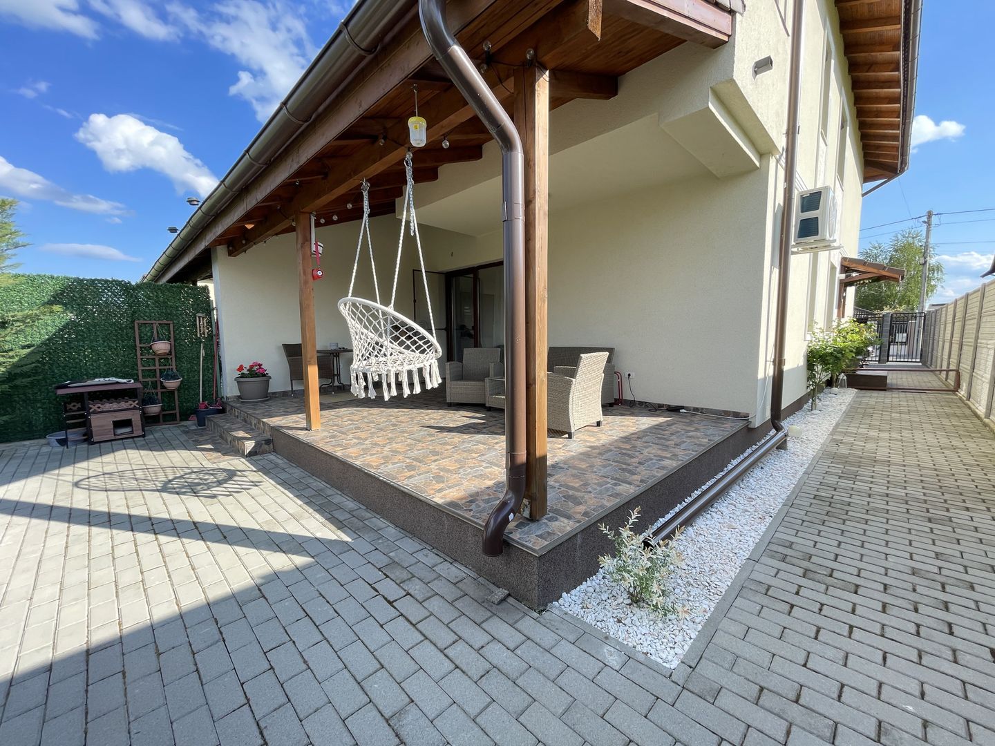 Duplex frumos amenajat si mobilat in Dumbravita - Poză 3