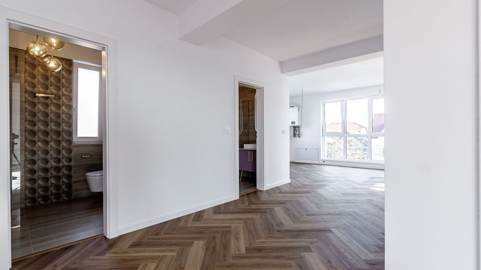 Clădire nouă P+2 cu showroom și birouri în Arad - Poză 6