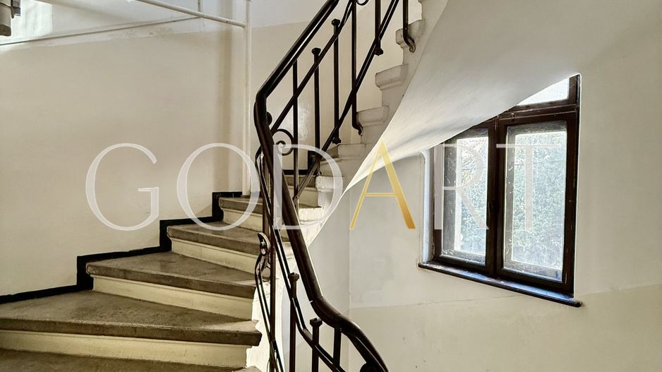 Apartament in vila | Ultracentral | 2 intrări | Garaj 30 mp | Renovat - Poză 19