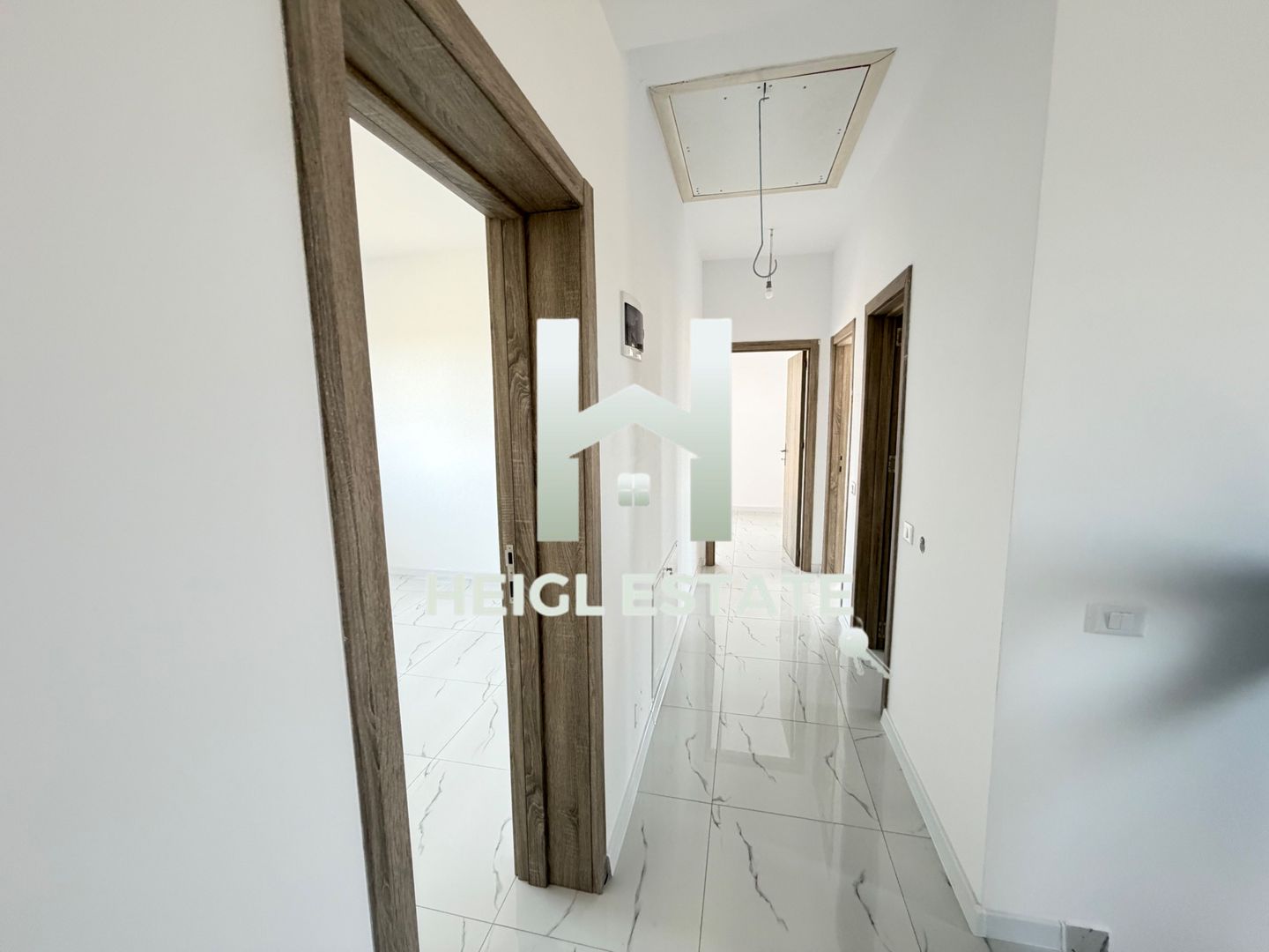 Duplex finalziat cu 4 camere si bucatarie inchisa in Giroc - Poză 3
