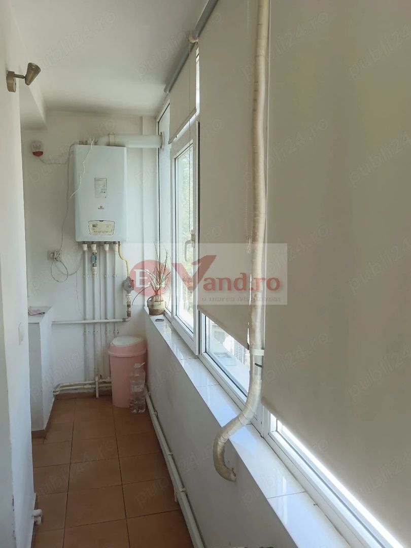 De inchiriat aparatament cu 2 camere, ultracentral , 400 euro - Poză 3