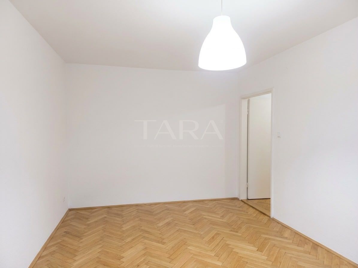 Apartament cu 3 camere, 2 balcoane, renovat complet în 2025. - Poză 5