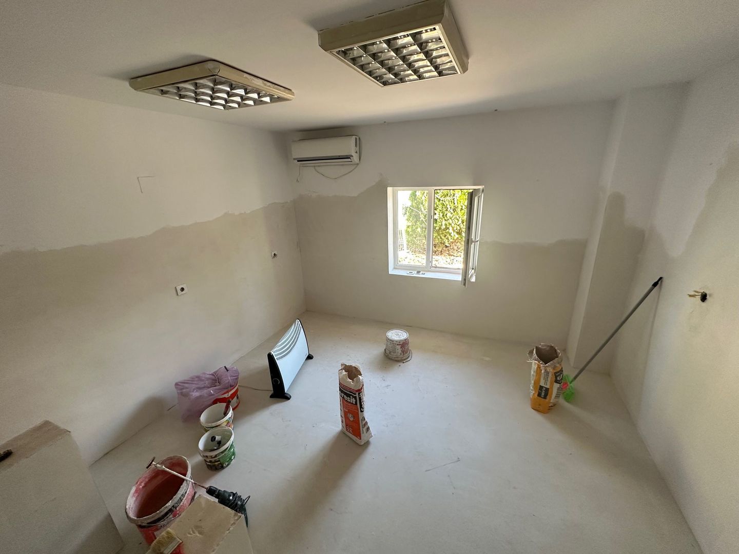 Spatiu de birou cu curte și anexa zona Badea Cartan - Poză 12