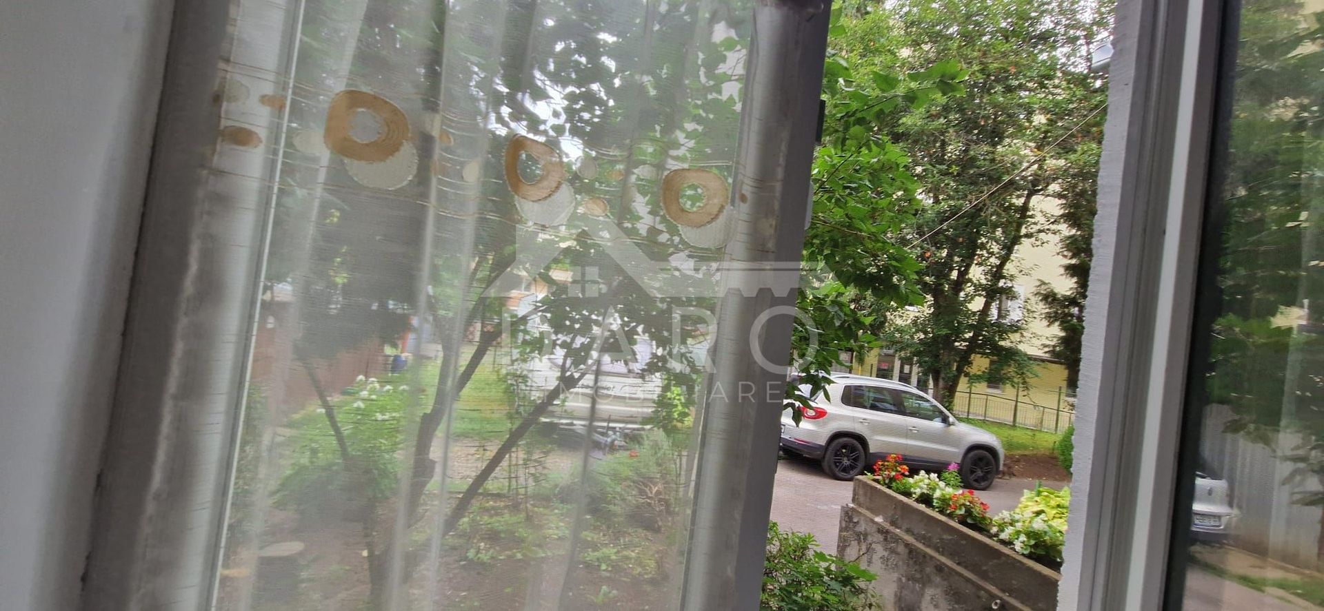 Apartamen pe Cornisa,  aproape de UMF - Poză 10