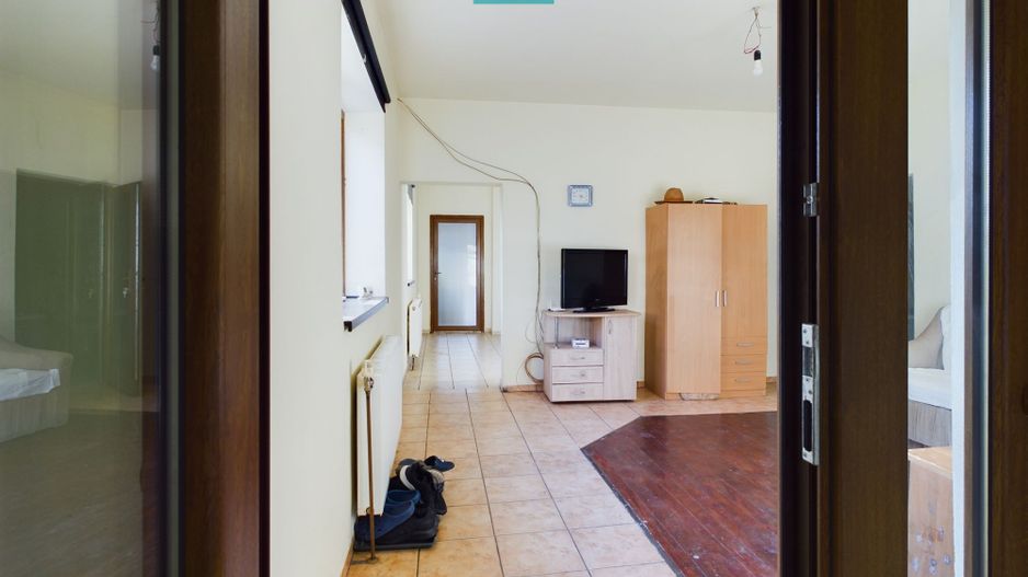 Casă cu 5 camere în Vladimirescu - Poză 17