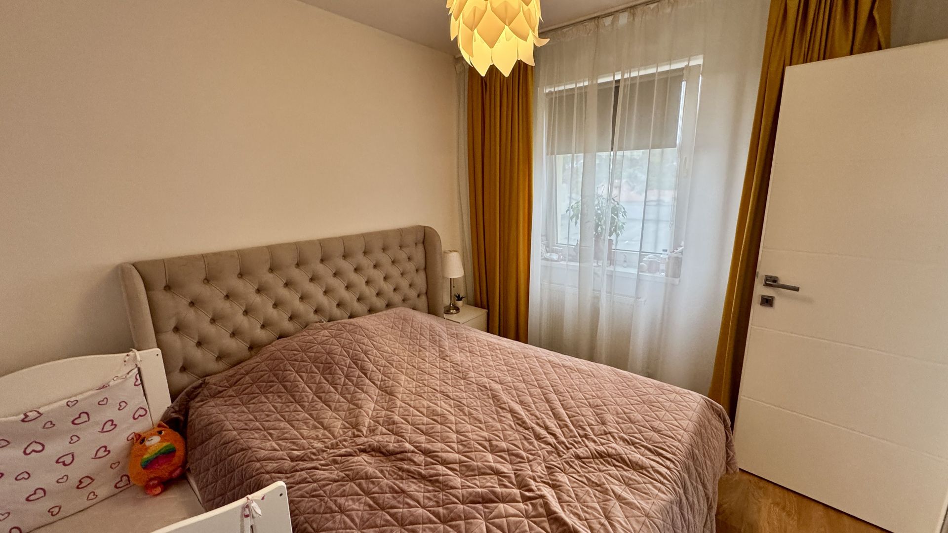Apartament luminos cu 3 camere, complet mobilat, vedere panoramică spre Tâmpa - Poză 9