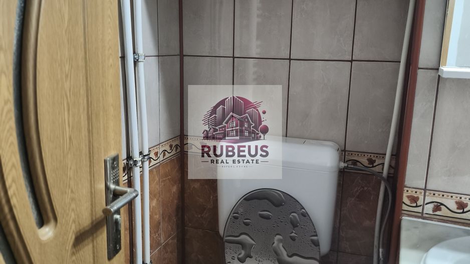 Mic la întreținere, bun la randament: apartament în Orșova - Poză 19