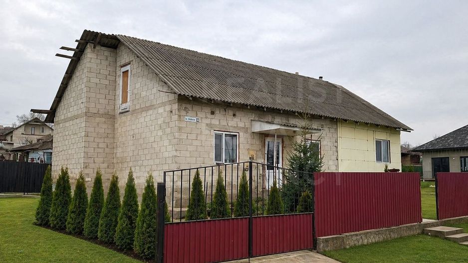 Vânzare, casă, 2 camere, str. Victoriei, Sângereii Noi - Poză 1