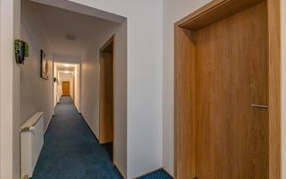 Pensiune Râșnov, 13 camere plus locuință proprietar, zonă Cetate - Poză 26