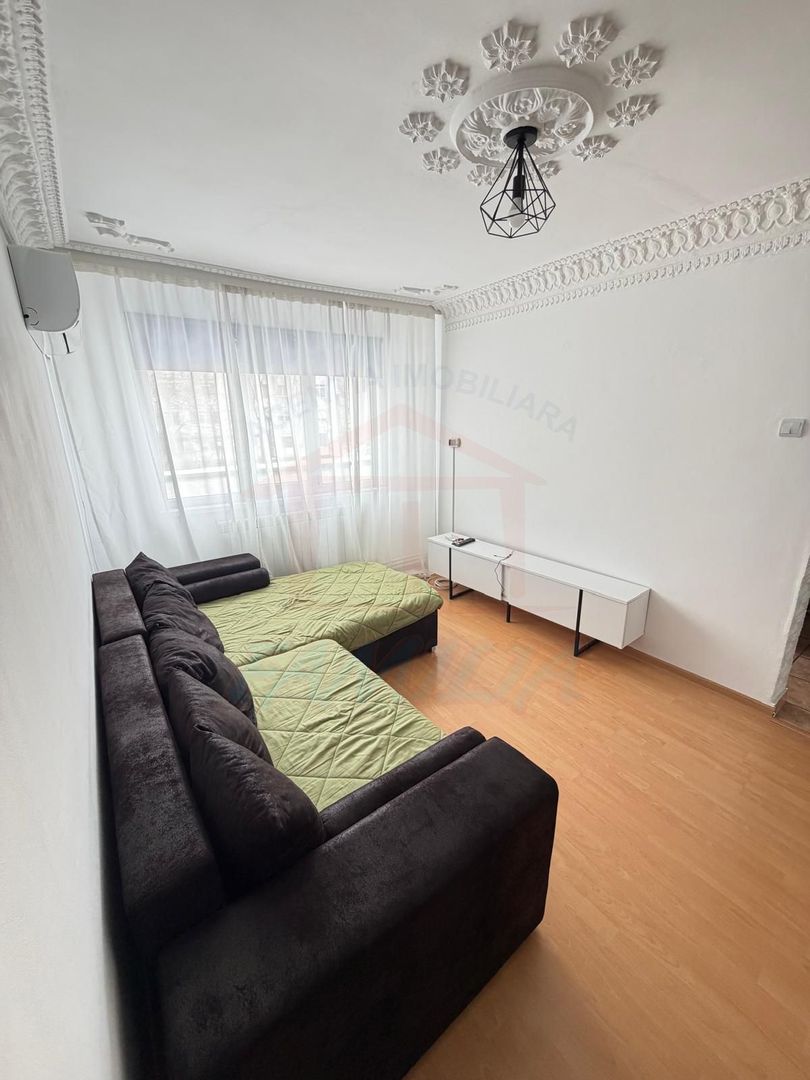 Vanzare apartament cu 4 camere in Micro 39b( k-uri), etaj 1, - Poză 13