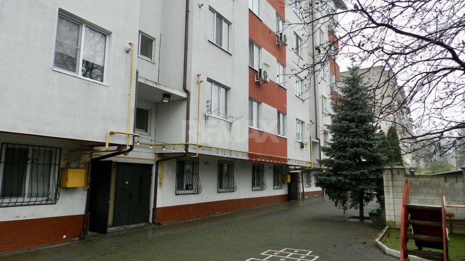 Apartament cu două dormitoare și living comasat cu bucătărie - Poză 2