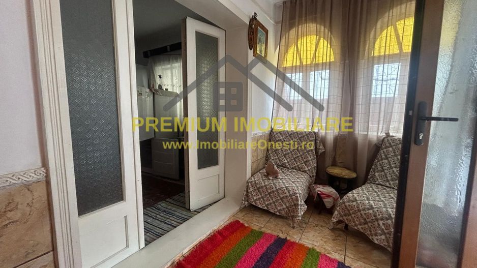 Casă batraneasca+ teren 999 mp intravilan în Oituz - Poză 7