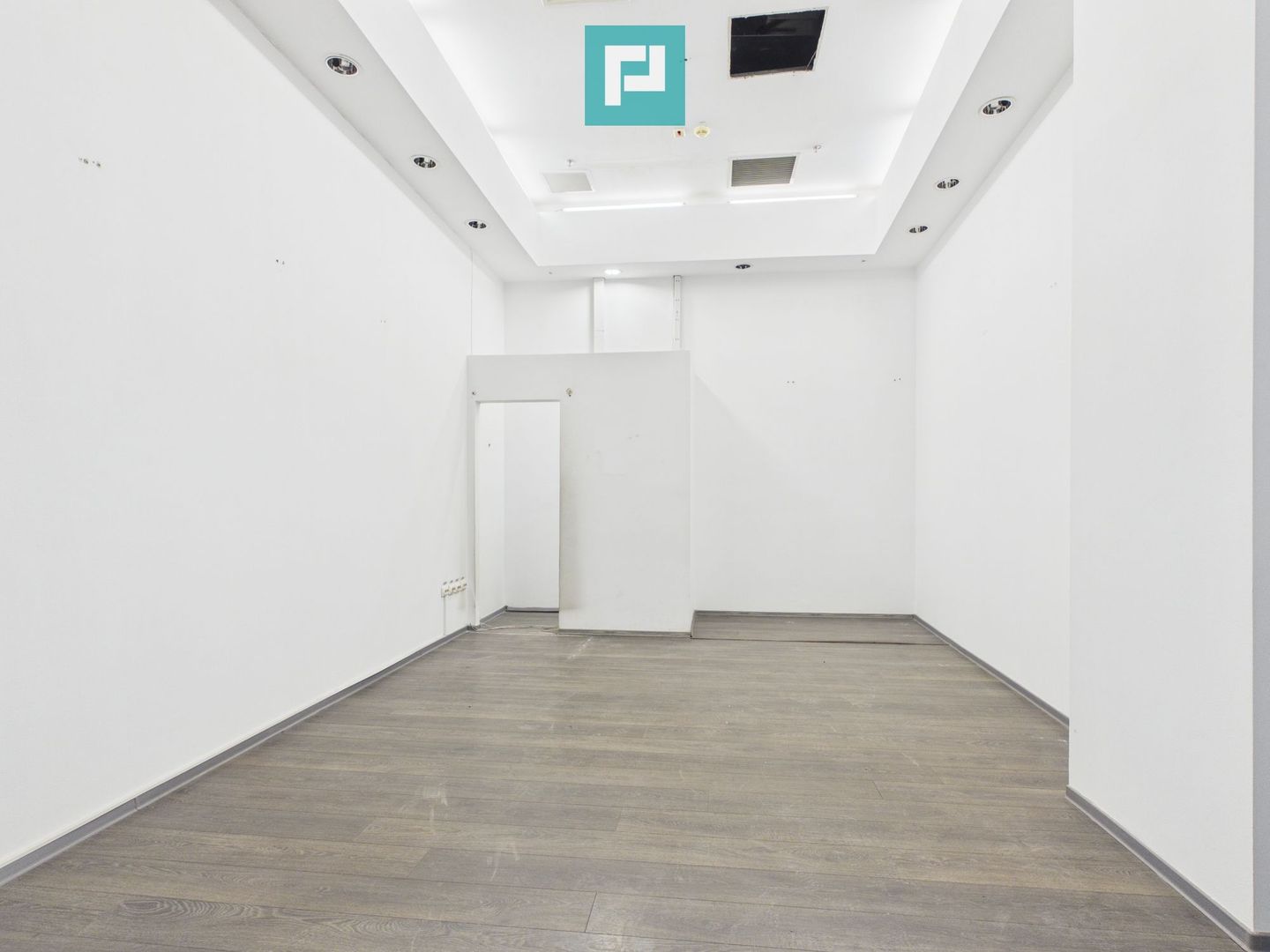 Spațiu comercial/de birouri/showroom în Arad - Poză 1