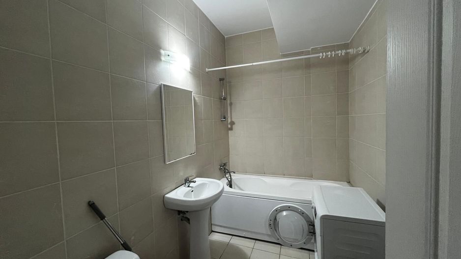 Apartament spațios 2 camere, 2 băi, centrală, bloc nou, parcare, metrou - Poză 4