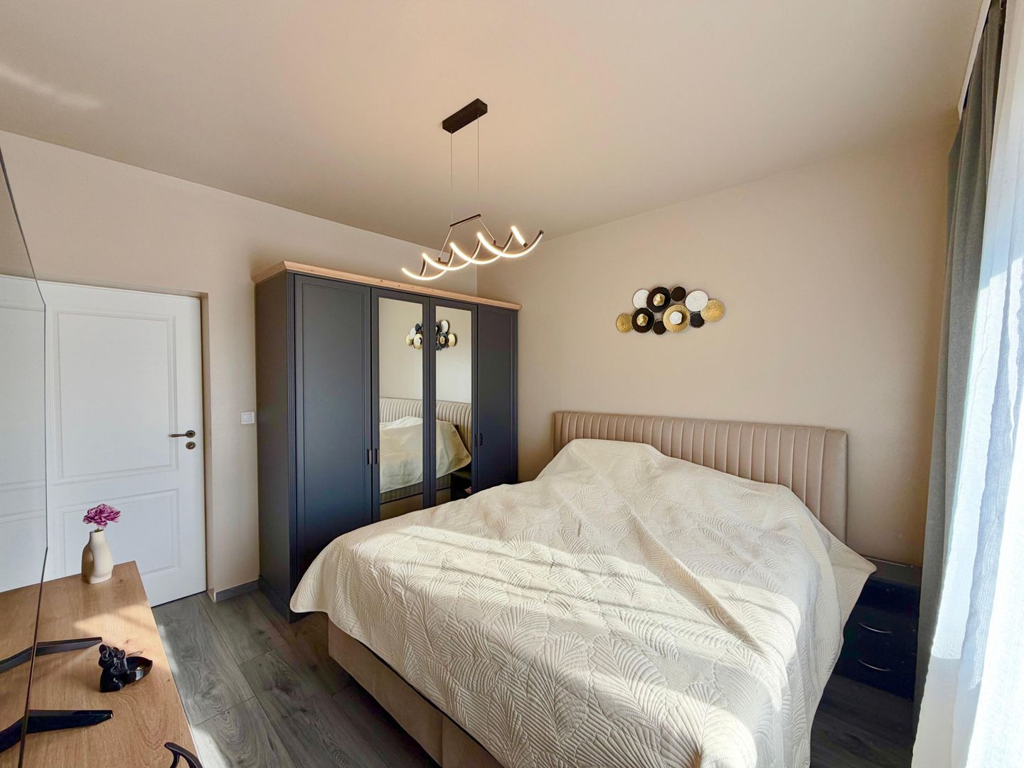 Duplex despartit prin baie - 4 camere I mobilat I Sanmihaiu Roman - Poză 8