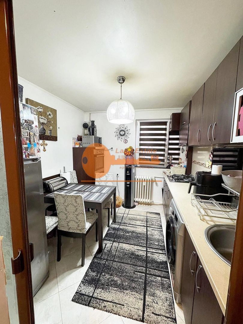 3 camere Baba Novac ( renovat recent ) - Poză 4