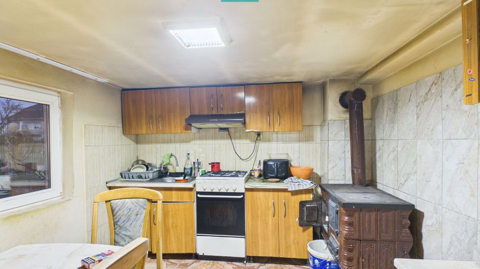 Casă cu 4 camere și 700 mp teren în Cermei - Poză 5