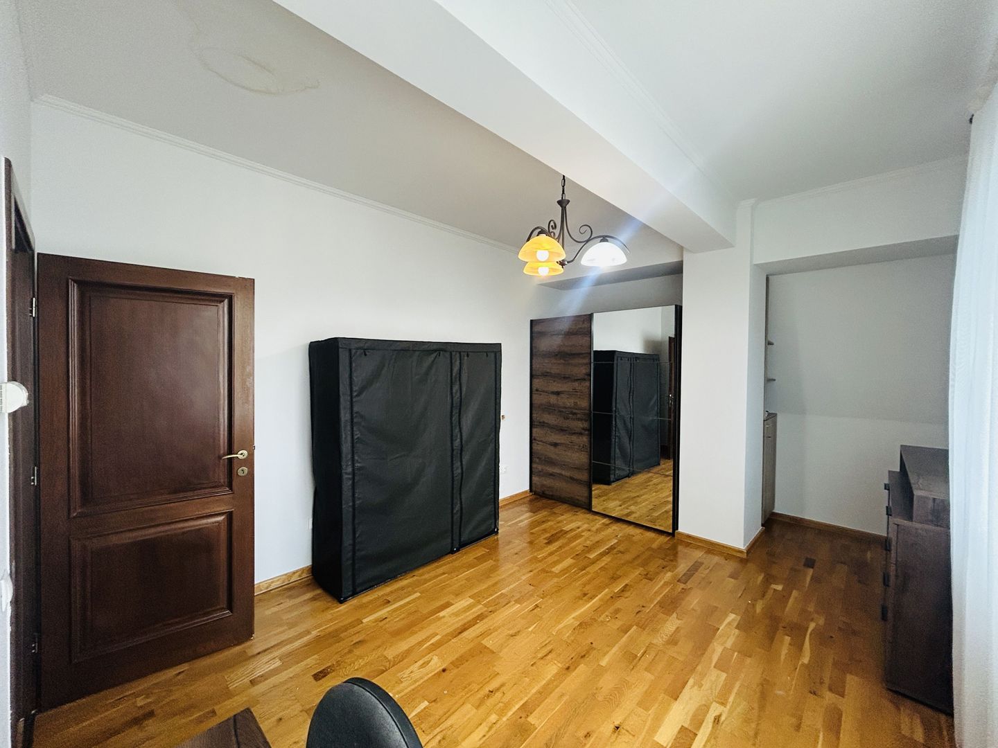 Penthouse de inchiriat, zona buna, terasa mare, mobilat si utilat - Poză 18