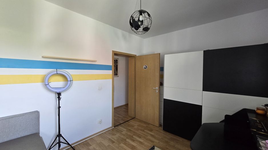 Apartament 2 Dormitoare, 2 Bai, Dumbravita, Curte interioara cu loc de joaca - Poză 6