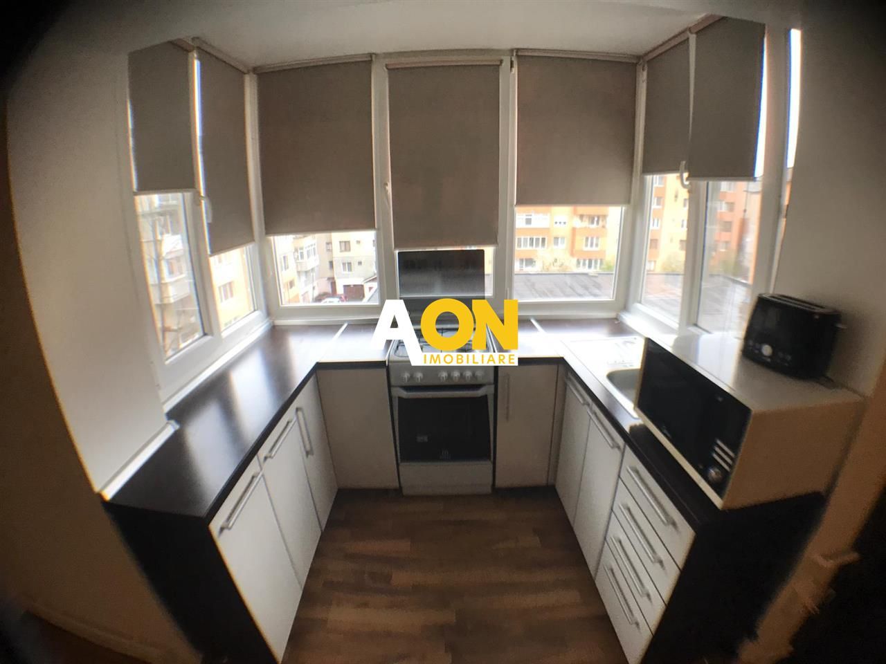 Apartament cu 3 camere de inchiriat, decomandat, Cetate - Poză 3