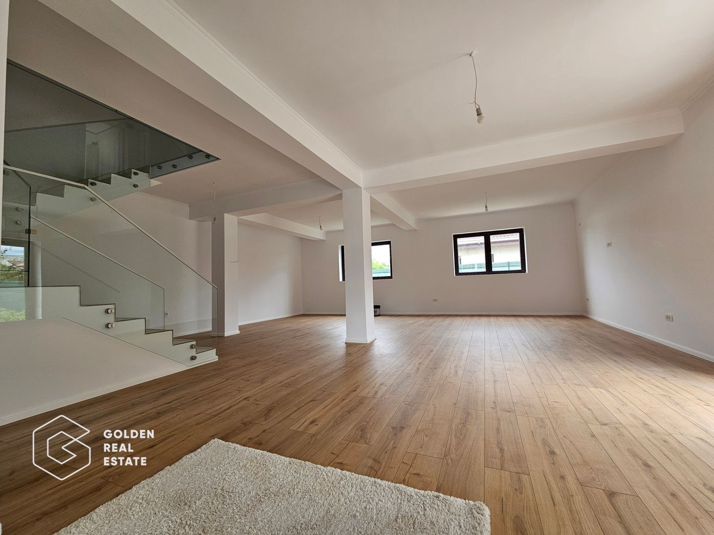 Casa spatioasa, 161 mp Utili, 4 camere, 4 bai, Tunari, COMISION 0% - Poză 1