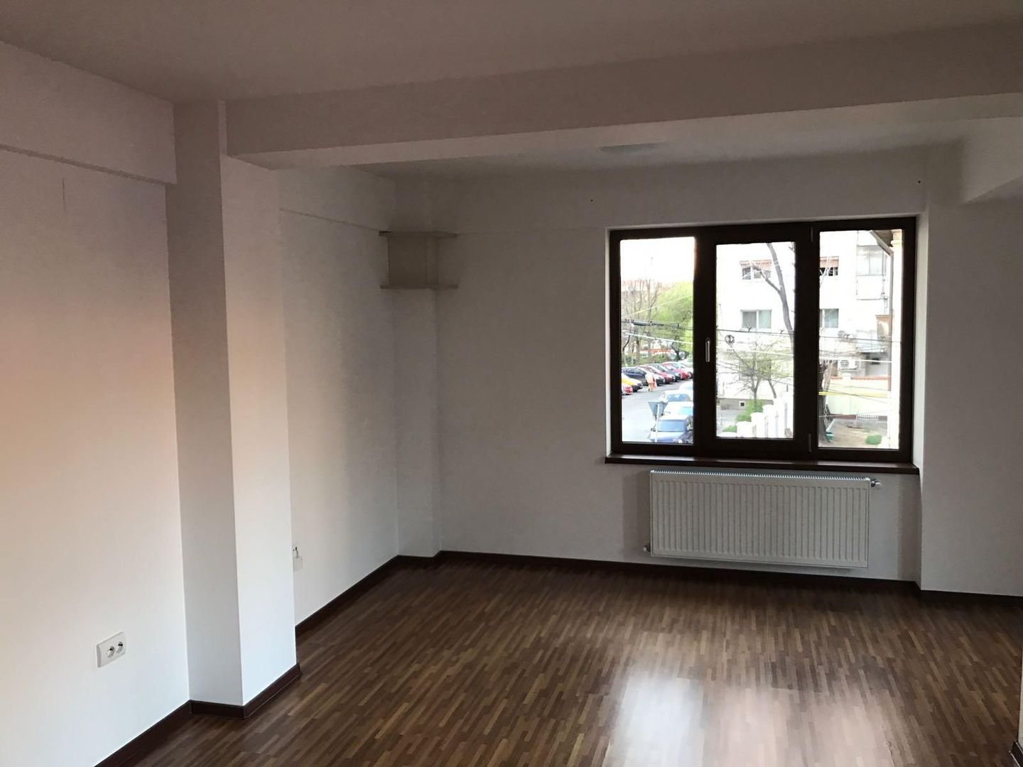 URGENT!, FARA MENTENANTA ,UTILITATI CONTORIZATE,  CURTE RELAXARE - Poză 2