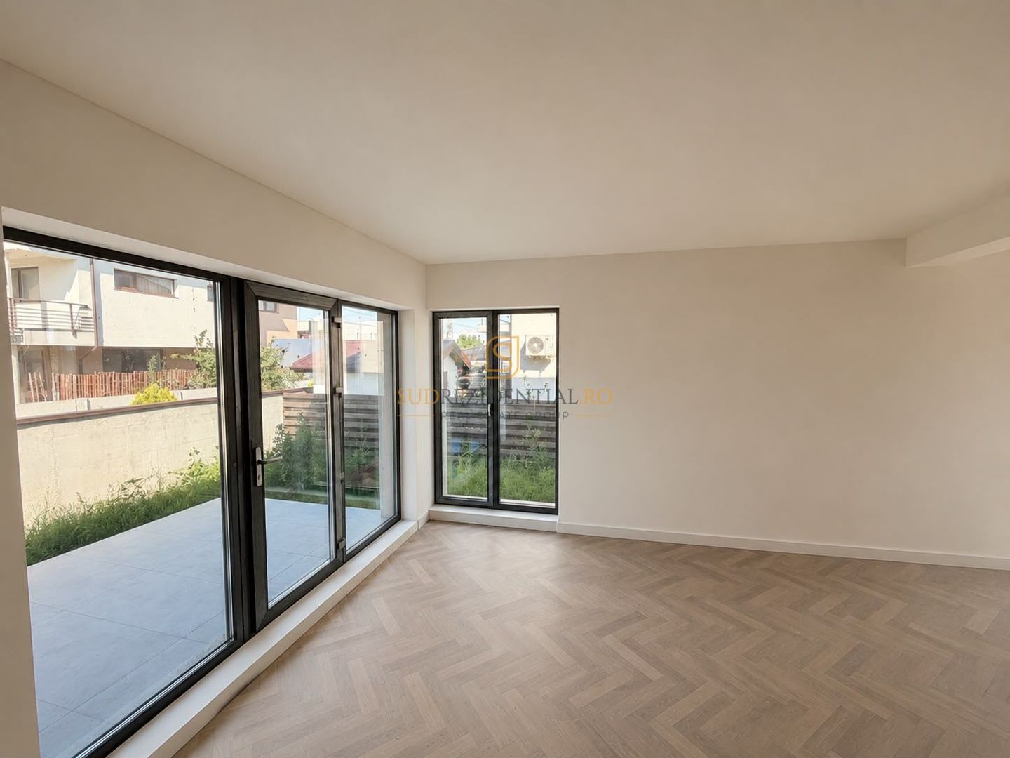 Vila moderna cu 4 camere, teren amplu - Tip duplex - Magurele - Poză 3