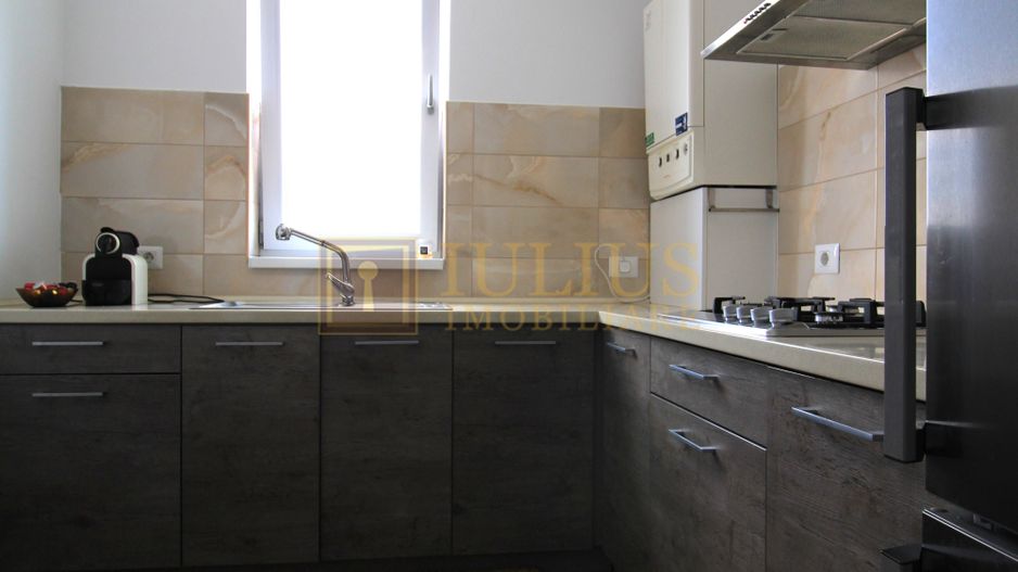 Vedere panoramica; loc parcare inclus; 2 bai/2dormitoare. - Poză 8