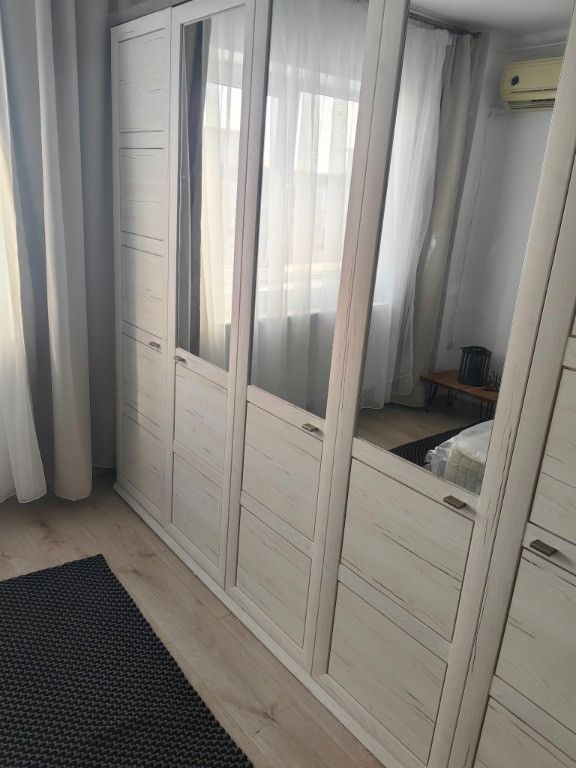 Vand apartament 2 camere Crangasi totul nou removat /mobilat - Poză 4
