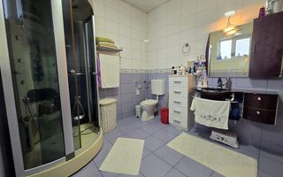 De vanzare-Vila spatioasa cu gradina si foisor-oaza de liniste - Poză 11