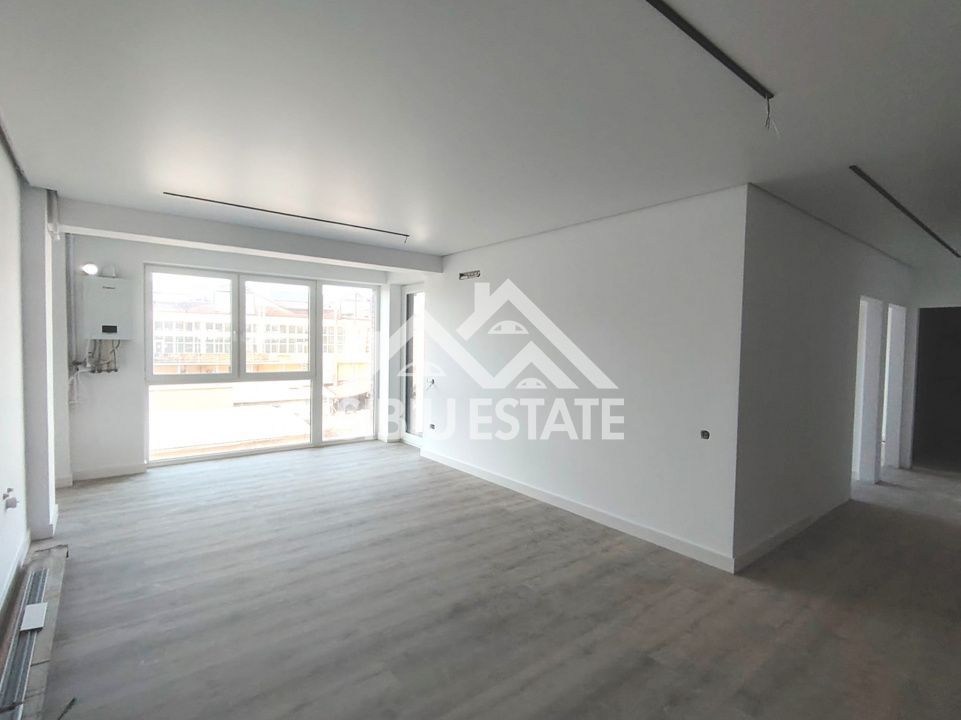 Apartament Sibiu central 3 camere, 2 bai Imobil Top lift garaj - Poză 3