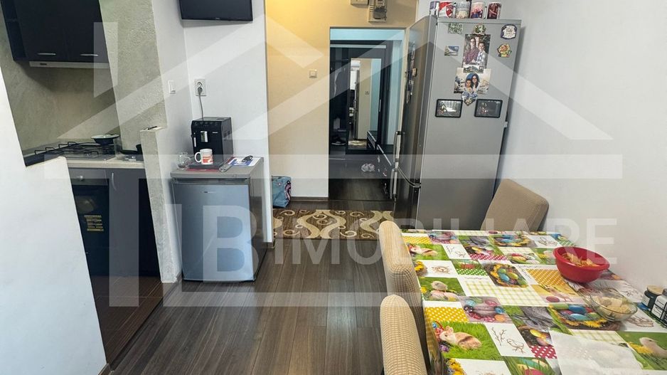 Apartament cu 3 camere, 70 mp, decomandat, garaj, Zona Fortuna - Poză 9