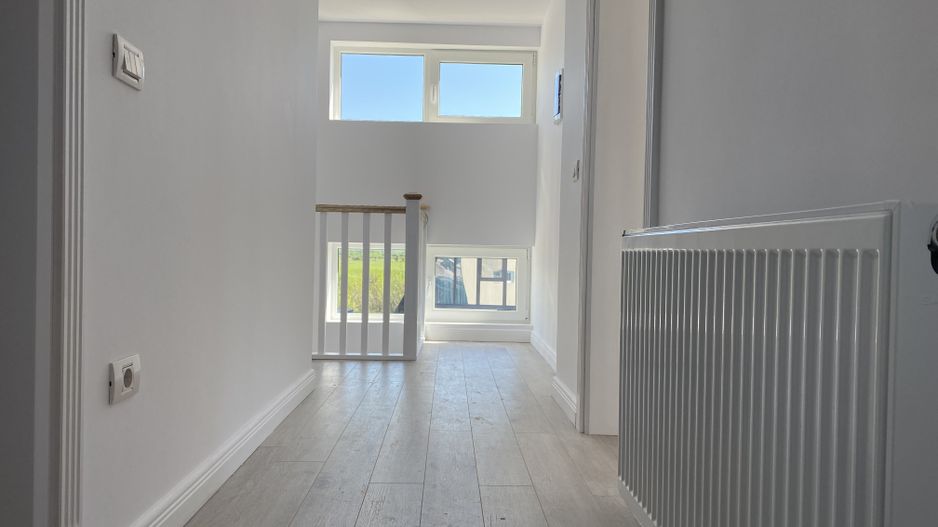 Liniste si confort! Vanzare casa la cheie, luminoasa in Priseaca! - Poză 11