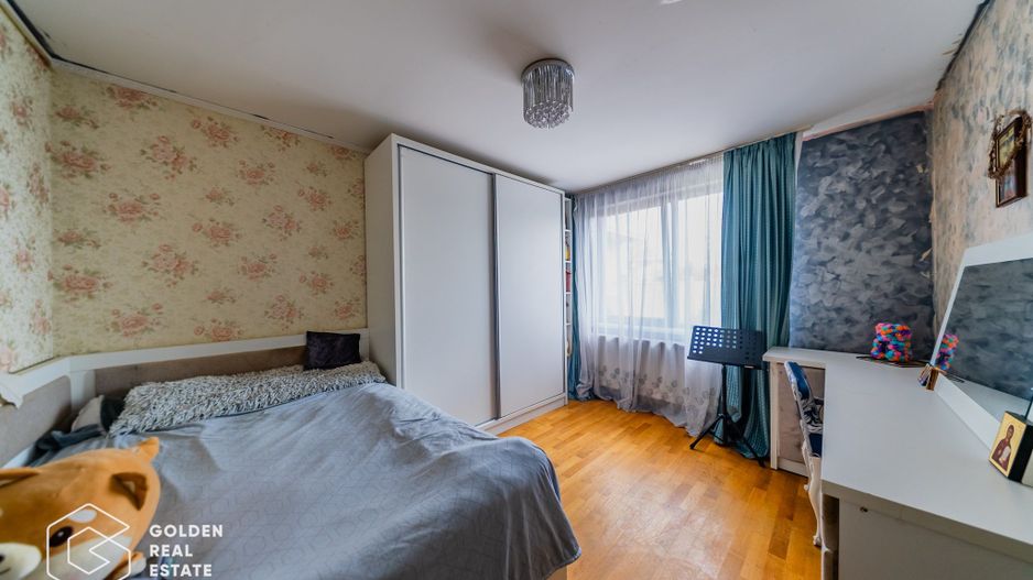 Casa spatioasa cu piscina si teren generos in Bujac - Poză 10