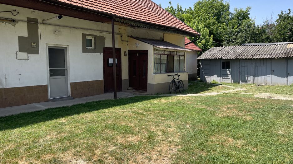 Casă la curte comuna în zona Balcescu - Poză 22