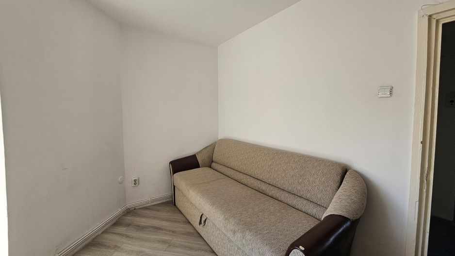 Spitalul Judetean-Zizinului garsoniera in bloc apartamente - Poză 5