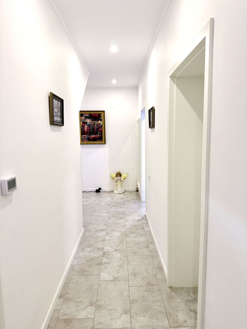 Vila în stil American - Total independentă energetic, garaj + terasă! - Poză 11