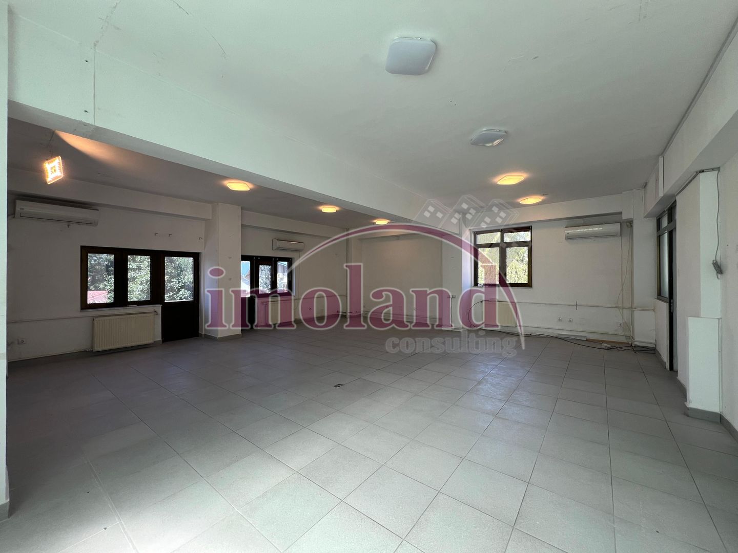 Casa 15 camere cu parcare mare - Jiului - Poză 9