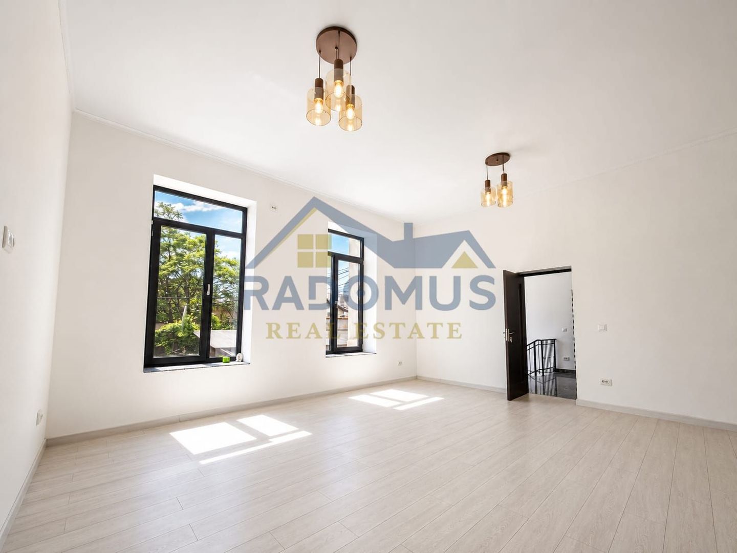 Clădire Ultracentrală | 10 camere | Încălzire în pardoseală | D+P+M - Poză 13