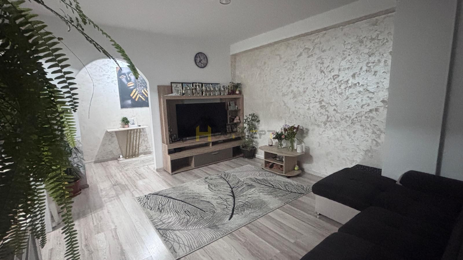 Apartament 2 camere mobilat utilat boxa, loc parcare - Poză 1