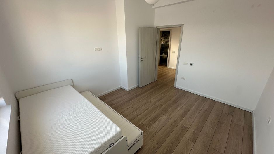 Duplex despărtit  prin garaj zona Ikea - Poză 23