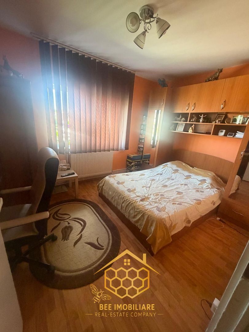 Apartament cu 2 camere transformat in 3 -  spatios - cartier Rovine - Poză 5