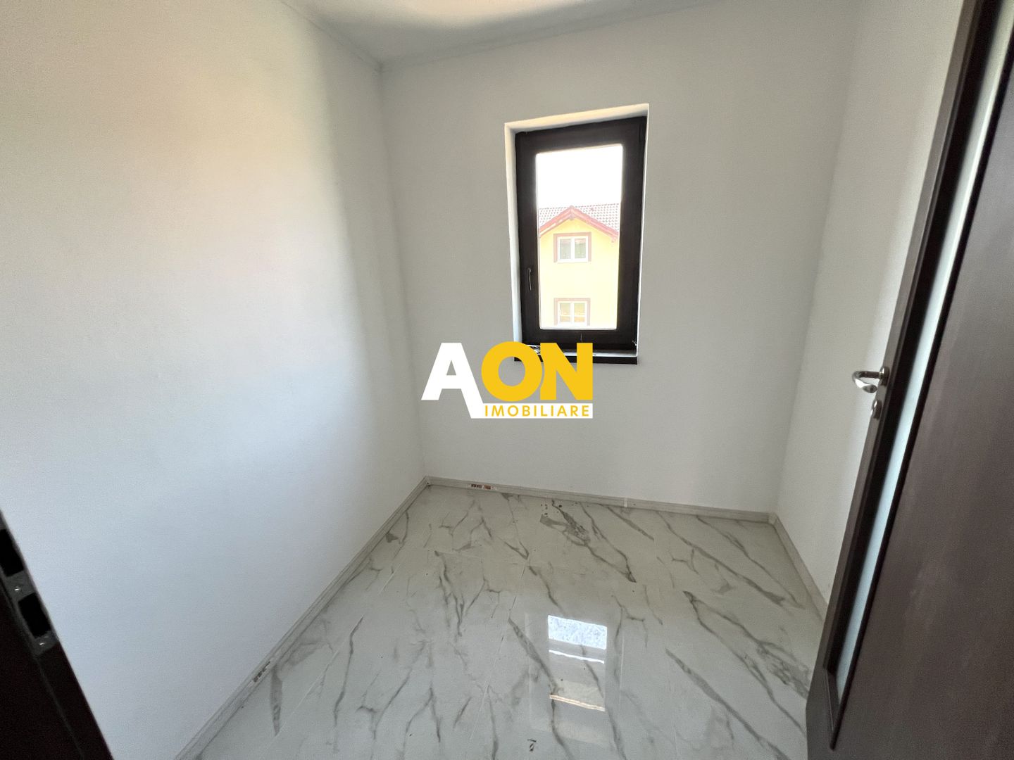 Casa individuala cu 4 camere, 2 bai, terasa, 800mp teren, Sp+P+1E - Poză 12