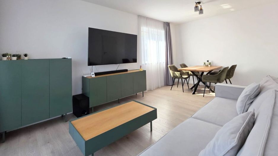 Apartament 3 camere de închiriat vedere spectaculoasă spre Tâmpa Qualis Coresi - Poză 2