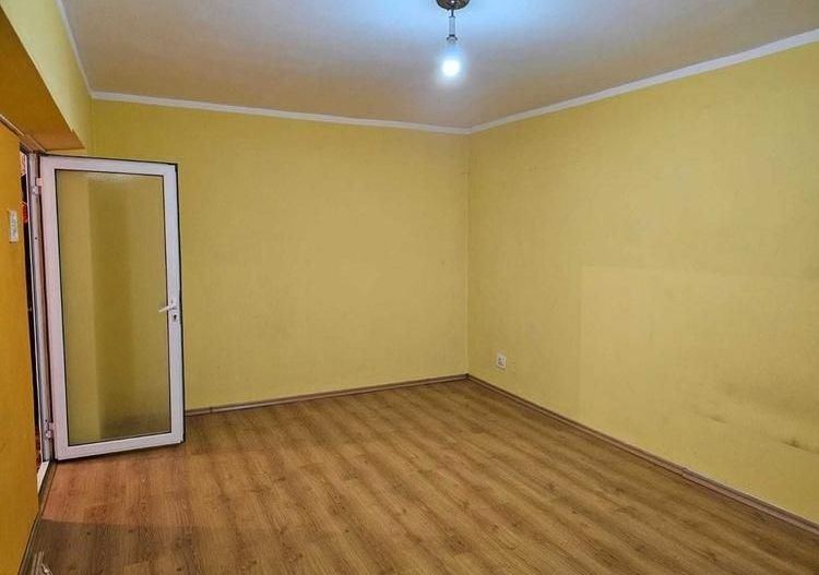 Apartament 4 camere, etaj 1 , Micro 18 - Poză 1