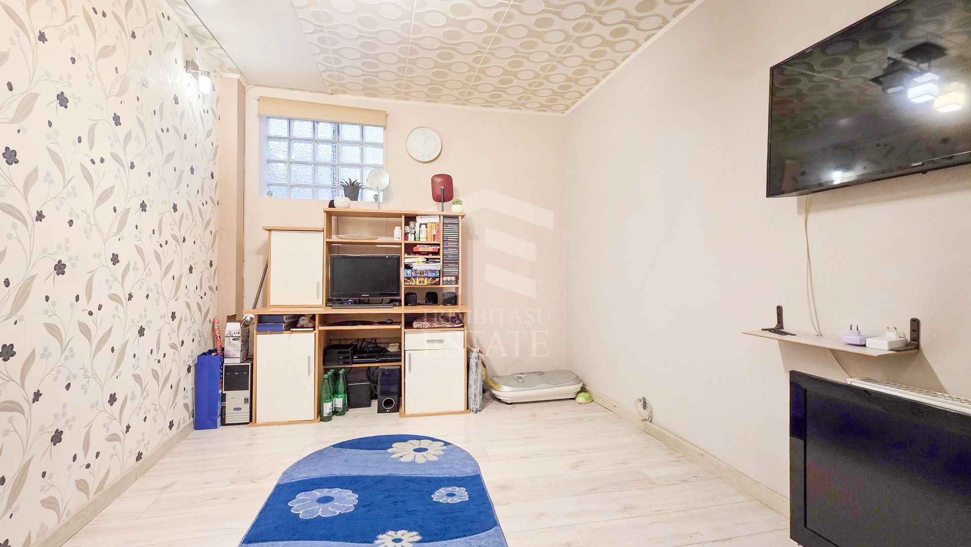Casă de vânzare 2 camere  Mansarda + Pivnița - Belvedere - Poză 1