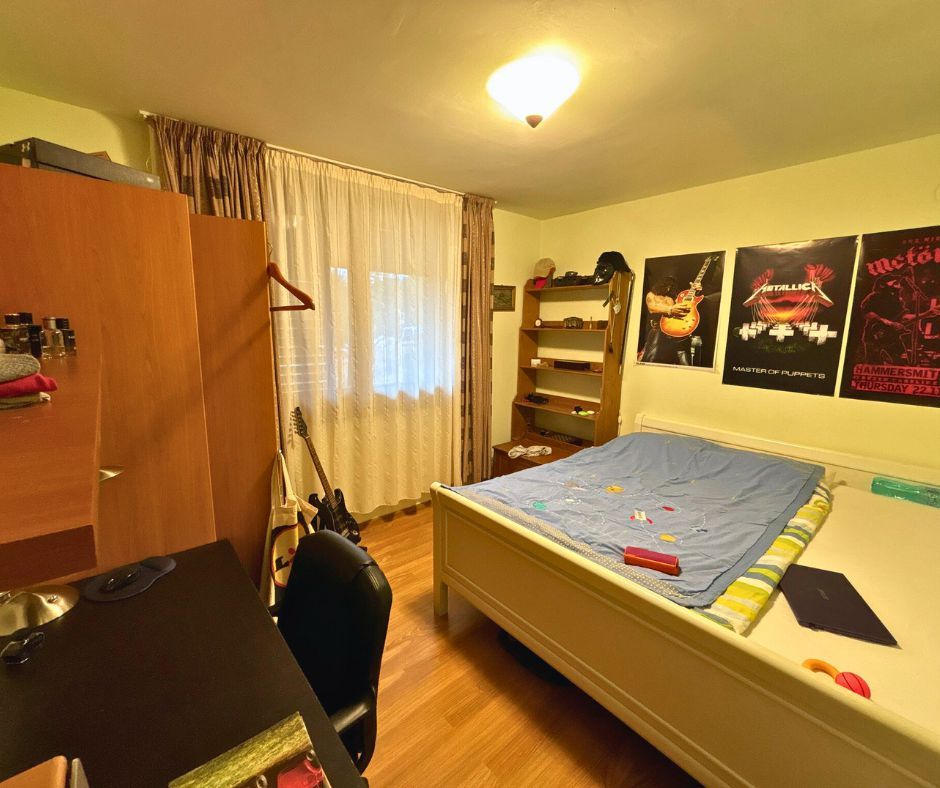 Vilă cu 10 camere P+2E+M 400 M² utili 2800 M² Teren Comandau - Poză 10